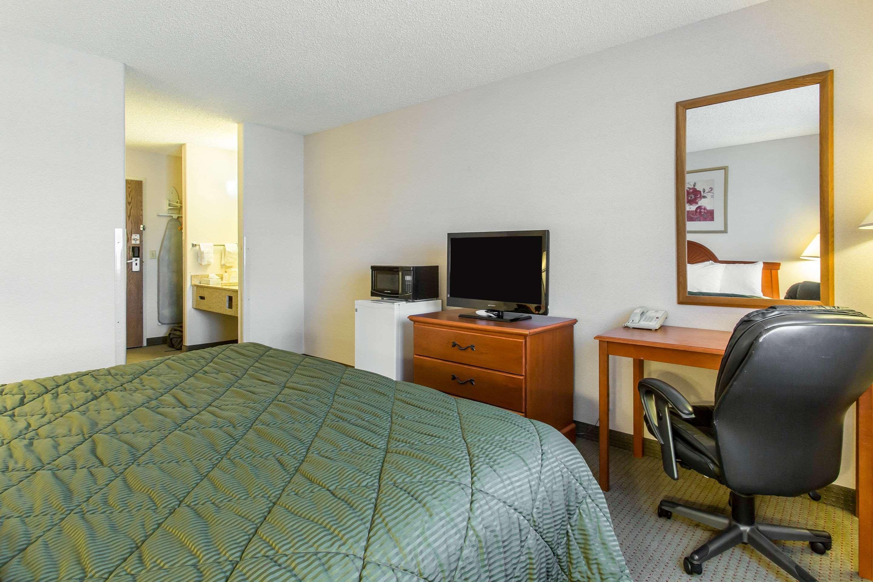 Quality Inn Delta Gateway To Rocky Mountains Exterior foto